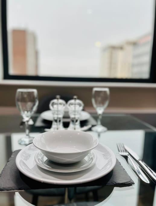 Lovely Studio Apartment With Free Parking Included! Manchester Esterno foto
