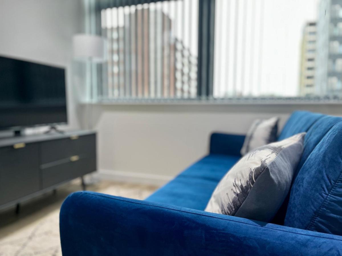 Lovely Studio Apartment With Free Parking Included! Manchester Esterno foto